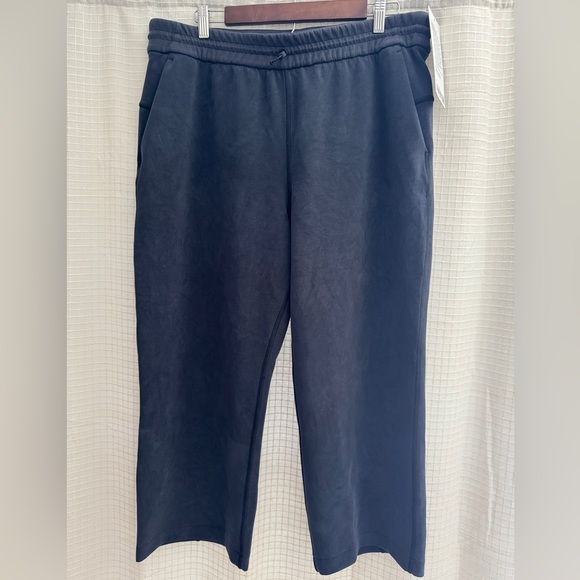 NWT Lululemon Softstreme Straight Leg HR Cropped Pant - Picture 7 of 9